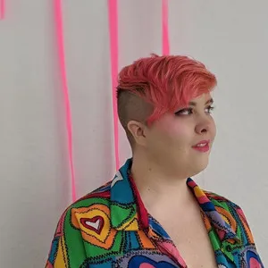 Danielle - Sewing tutor - Lawrence