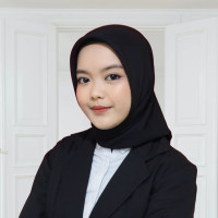 Lulusan pondok pesantren dan mahasiswa Universitas Islam Negri Jakarta. Selain mengajar BTQ dan pengetahuan keagamaan, juga dapat mengajar Bahasa Arab, Bahasa Inggris dan pengetahuan umum lainnya.