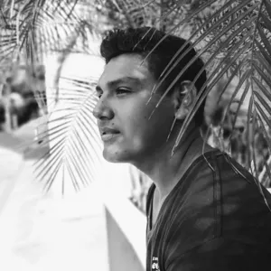 Emmanuel - Profesor de hebreo - Cancún