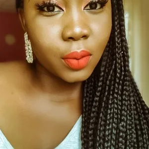 Sheun - Make-up tutor - Abuja