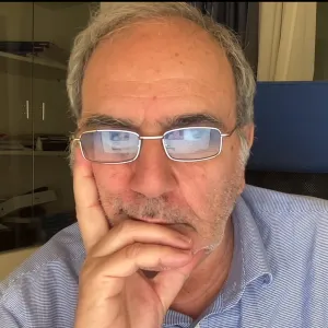 Vincenzo - Insegnante di matematica - Napoli