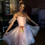 Samira - Prof de coreografia - Mata Escura