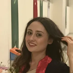 Merve - Okul derslerine destek öğretmeni - Adana