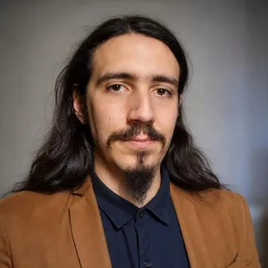 Pedro - Professor de História (Ensino Superior) - Vila Nair
