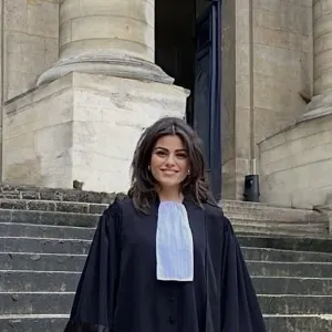 Liana - professeur de law - Paris 11e