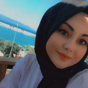 Özge - Matematik öğretmeni - İstanbul