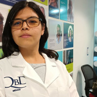 Estudiante de Químico Farmacéutico Biólogo da clases de química para regularizar o dudas