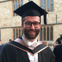 Oxford Physics Graduate Offering A Level Maths and Physics Tuition Online via Zoom