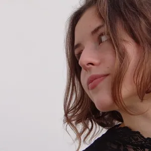 Anouk - Prof d'histoire - géo - Paris