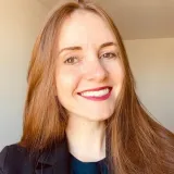 Luana - Professor de português - Pinhais