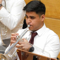 Estudiante de música da clases de trompeta y solfeo nivel Grado elemental y enseñanza profesional.