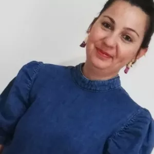Burcu - Türkçe öğretmeni - 