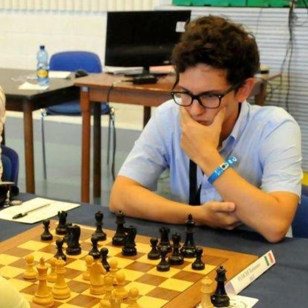 Candidato maestro de la Federación de Ajedrez italiana ofrece clases de ajedrez en Skype.Piani entrenamiento personal, para una verdadera mejora de ajedrez. lecciones económicas y útiles. pero