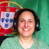 Portuguesa que vive en Inglaterra da clases de portugués, castellano e inglés (idiomas hablados: inglés, español y francés A2 e italiano A2)