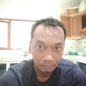 Wahyu - Guru video editing - Kecamatan Gedek