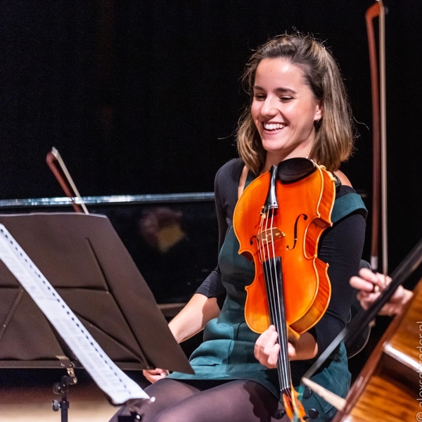 Bratsche und Geigenunterricht für Kinder und Erwachsene mit eine zertifizierten Professorin am Royal Conservatory in Den Haag.