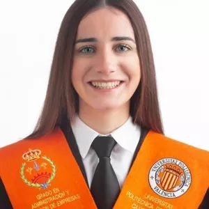 Paula - profesor de economía - Madrid