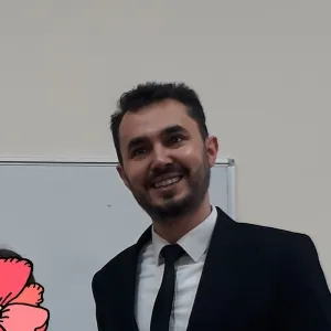 Ahmet - Türk dili ve edebiyatı öğretmeni - İstanbul