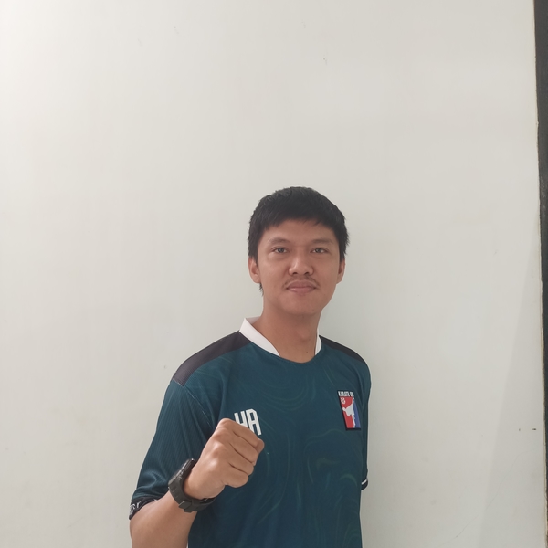 Saya seorang Lulusan Ilmu Keolahragaan FPOK UPI menawarkan kelas privat dan kelompok, seni beladiri karate dan muay thai di Kota Bandung
