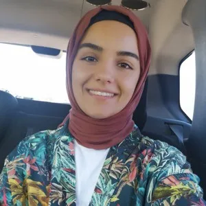 Gülsen - Türk dili ve edebiyatı öğretmeni - 