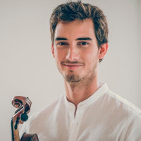 Violinista de la Orquesta del Liceo da clases de violín a domicilio!