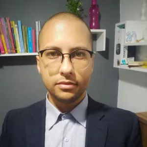 Fabiano - Prof de preparação de acesso à faculdade - 