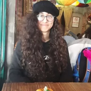Sinem - İngilizce öğretmeni - 