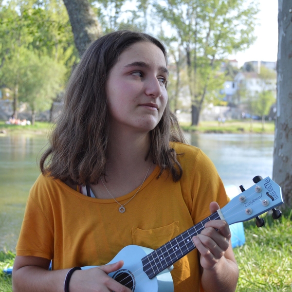 Estudante de música dá aulas de ukulele no Porto e em Braga