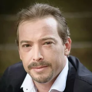 Laurent - Prof d'histoire - géo - Faimes