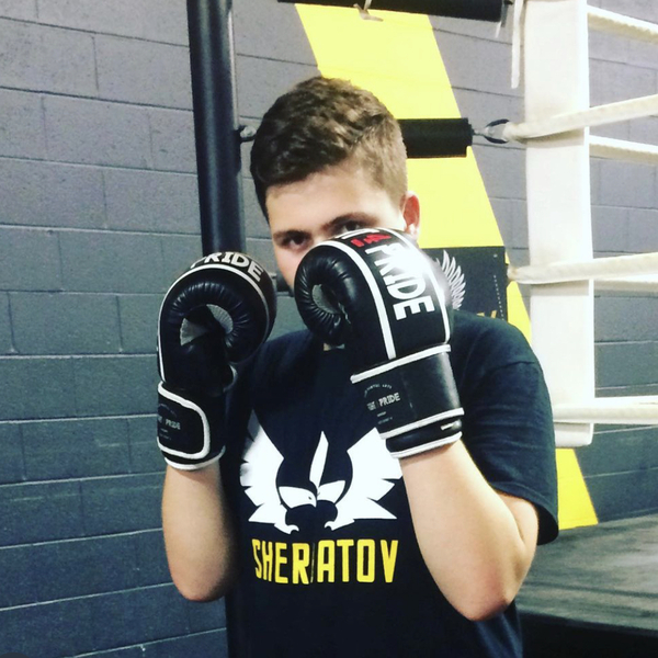 Boxing Lessons (Not a Scam) | Lessons de Boxe (Pas Une Arnaque)