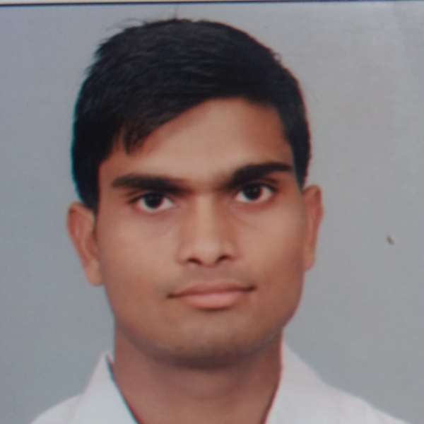 Student in engineering college gives tuitions in maths & physics from first year in Lucknow