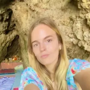 Ines - professeur de yoga - Boulogne-Billancourt
