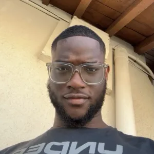 Kevin - professeur de préparation bac ES - Ris-Orangis