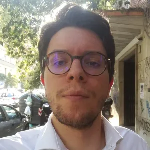 Luca - Insegnante di storia - geografia - Roma