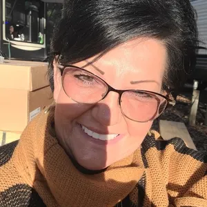 Pamela - Singing tutor - Angie