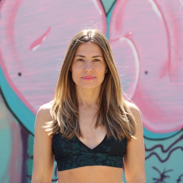 Profesora de Yoga bilingüe ofrece clases multinivel en Barcelona clases dinámicas y