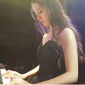 Meryem - Piyano öğretmeni - 