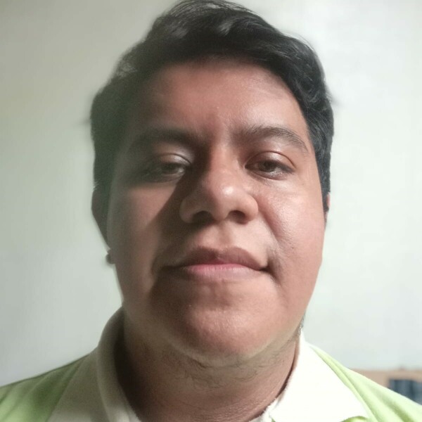 Estudiante de Ingeniería en computación da clases de Informática básica en C, C++, Java y/o Python básico en la Ciudad de México.