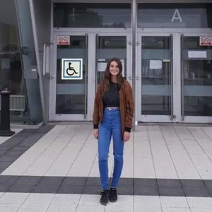 Anais - Prof de maths - Gex
