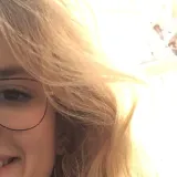 Charlotte - Prof d'économie - Paris