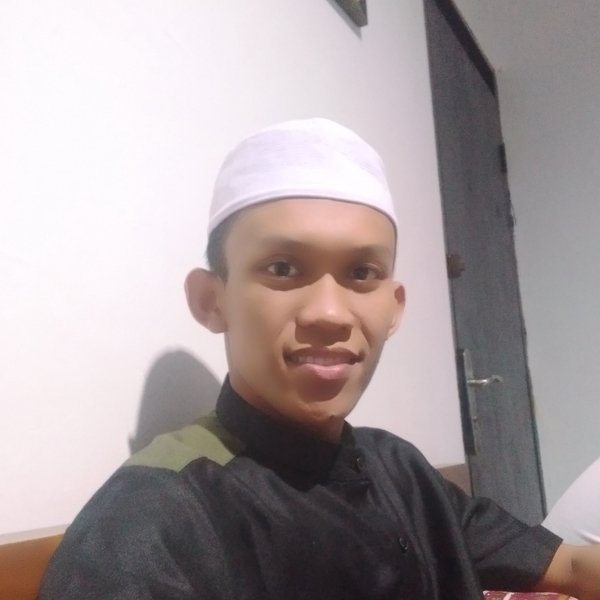 Lulusan Pendidikan Bahasa Arab di Fakultas Tarbiyyah STAI Nurul Iman. Telah mengajar SMA Al ashriyyah nurul iman Bogor tahun 2016-2021 mengajar dalam pengusaan maharatul istima, maharatul kalam, mahar