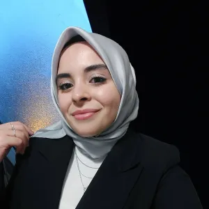 Pınar - Türkçe öğretmeni - Bursa