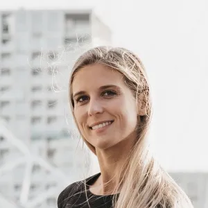 Jeneva - Yoga instructor - London