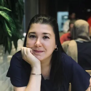 Arzu - Türkçe öğretmeni - 