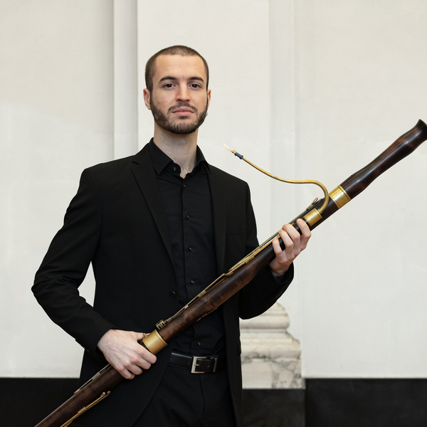 Professional bassoonist teaches BASSOON and MUSIC LESSONS for all levels! (Live and Online)