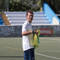 Entrenador con Nivel Nacional Federativo (Nivel 3), imparte clases de fútbol y tecnificación a diferentes edades, en Sevilla.
