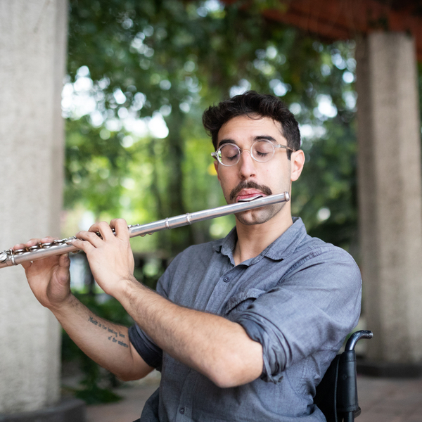 Flute player, saxophonist and professional clarinetist of Jazz and popular music Online CDMX