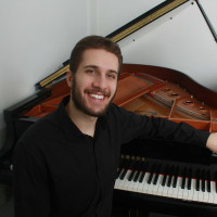 What do you want to learn? From Beethoven to Beatles, Brazilian Bossa Nova and Pop Music to Classical Piano! Whatever it is, you can tell me! Let's schedule a trial lesson!