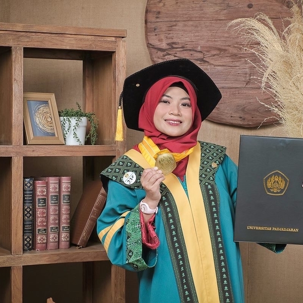Mahasiswa magister akuntansi, menawarkan mengajar untuk privat maupun berkelompok untuk tingkat universitas di Jawa Barat