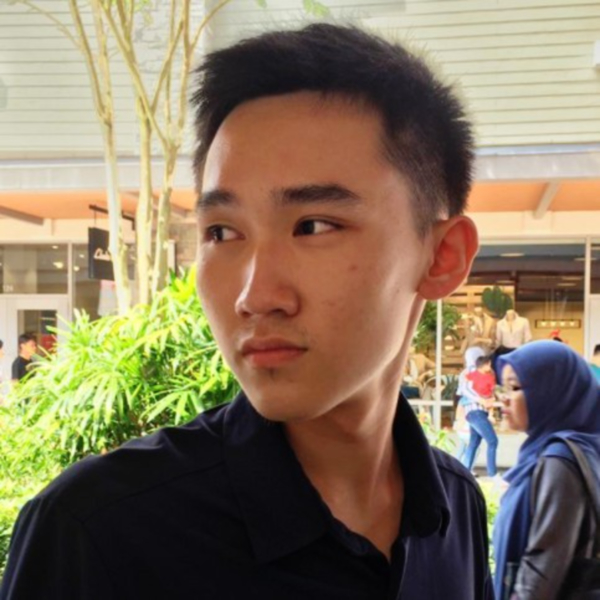 Accounting finance student offering economic lessons from SPM up to university level